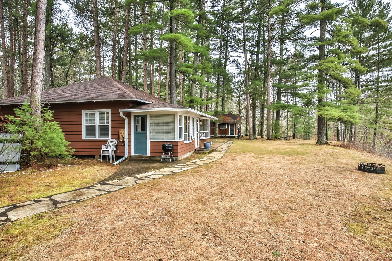 Birch Hollow Cabins on Spider Lake